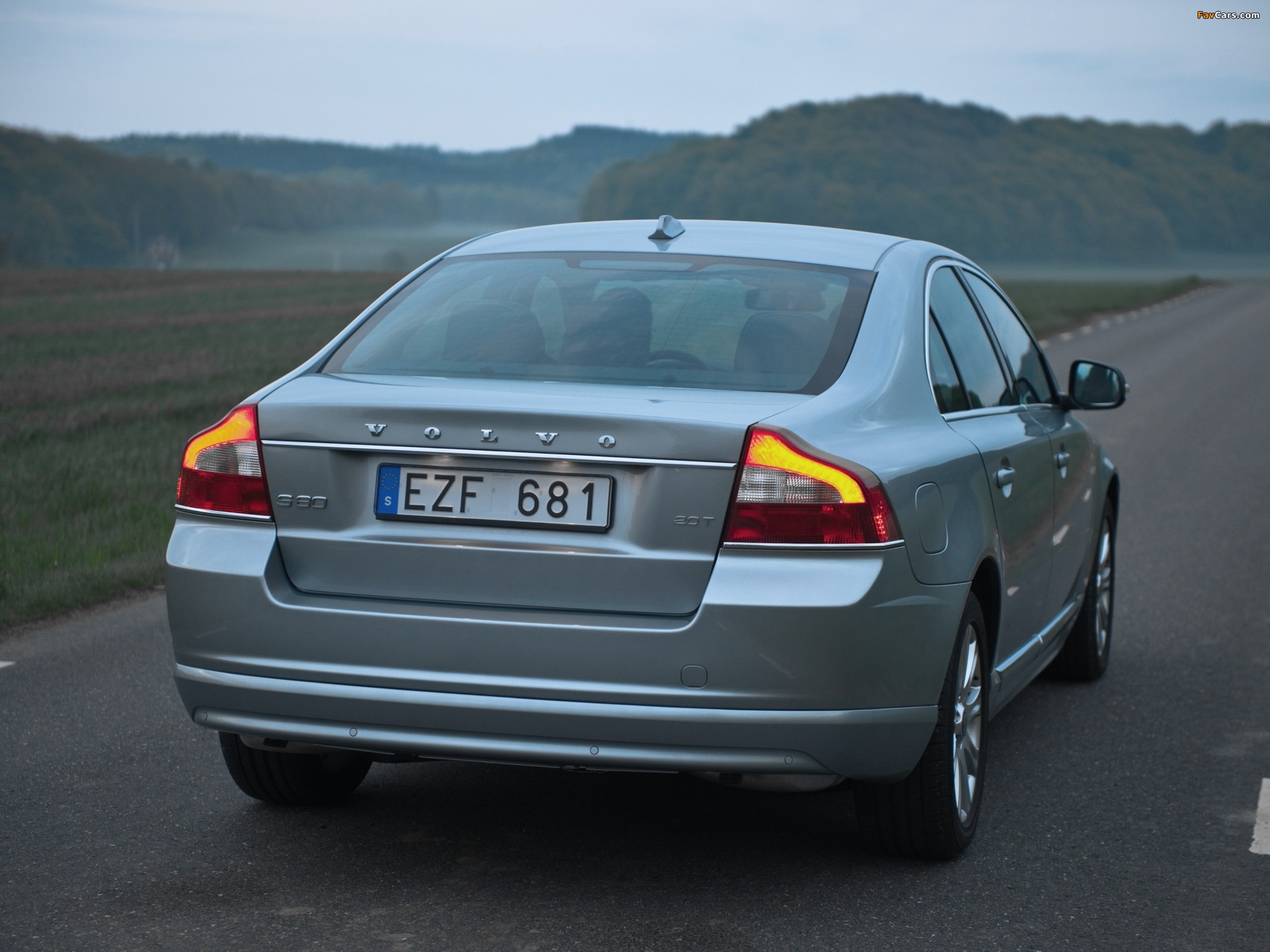 Volvo S80 2.0T 2010–11 wallpapers (2048 x 1536)