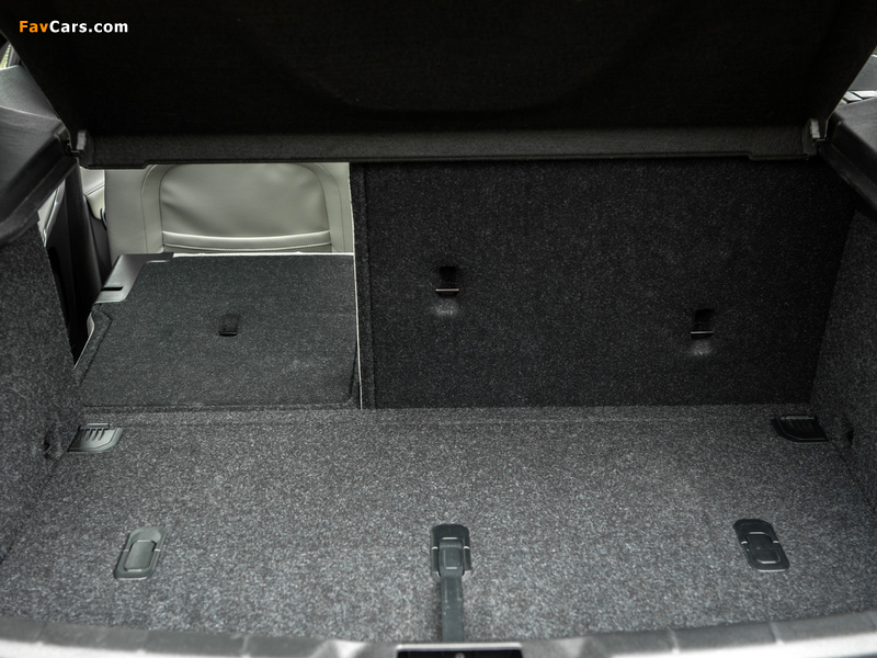 Images of Volvo V40 T4 2012 (800 x 600)