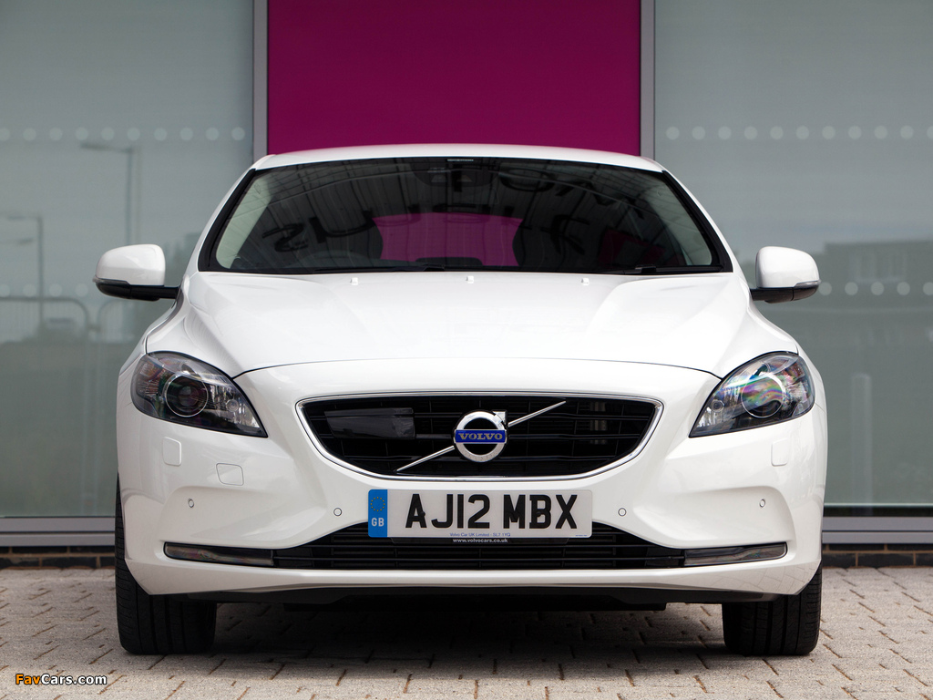 Images of Volvo V40 D2 UK-spec 2012 (1024 x 768)