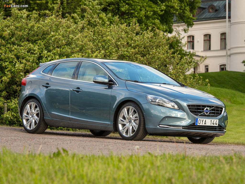 Images of Volvo V40 T4 2012 (1024 x 768)