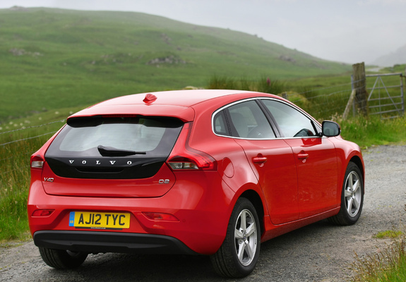 Images of Volvo V40 D2 UK-spec 2012