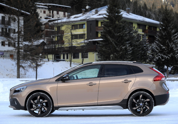 Images of Volvo V40 Cross Country D3 2012