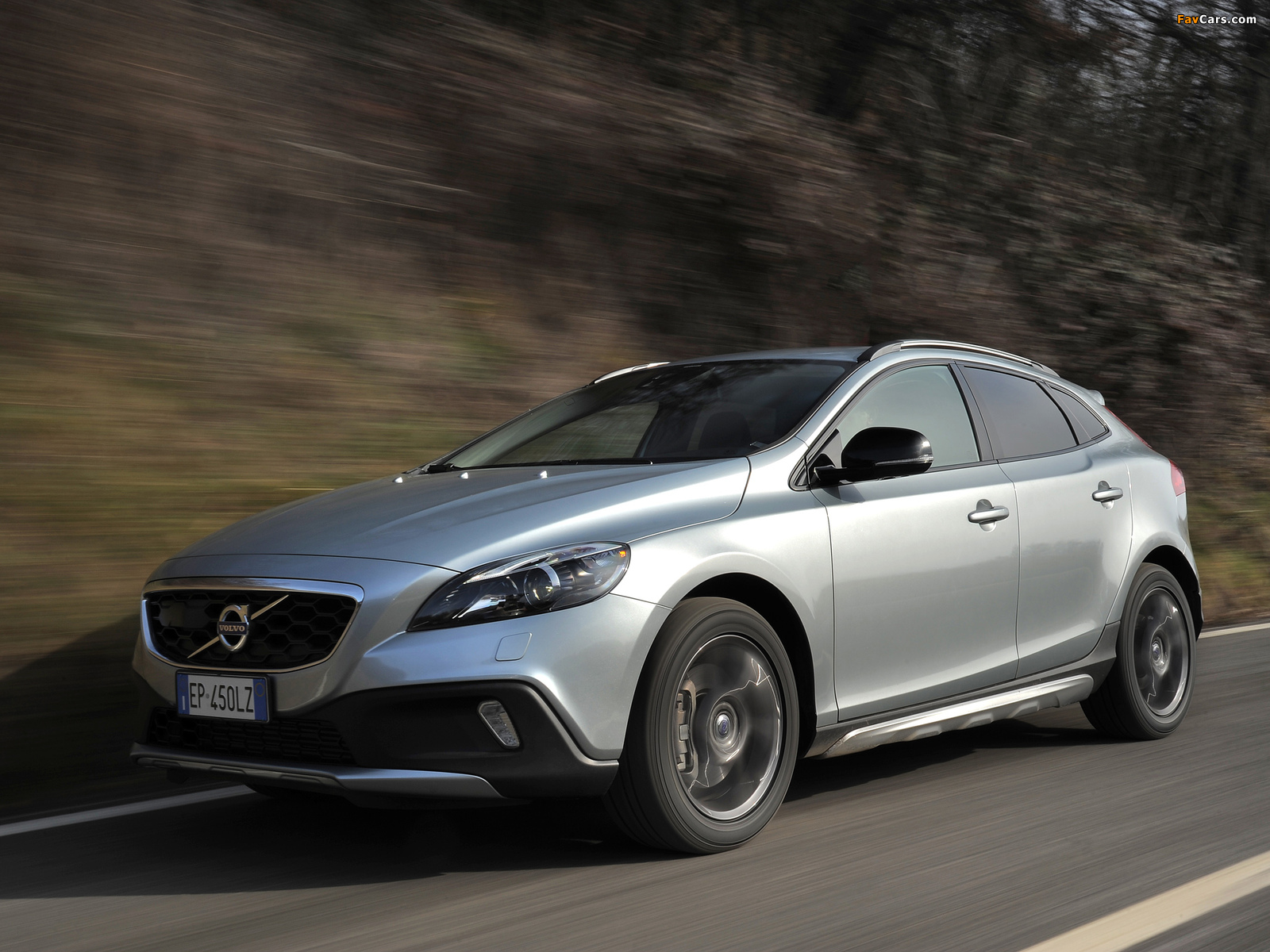 Photos of Volvo V40 Cross Country D4 2012 (1600 x 1200)
