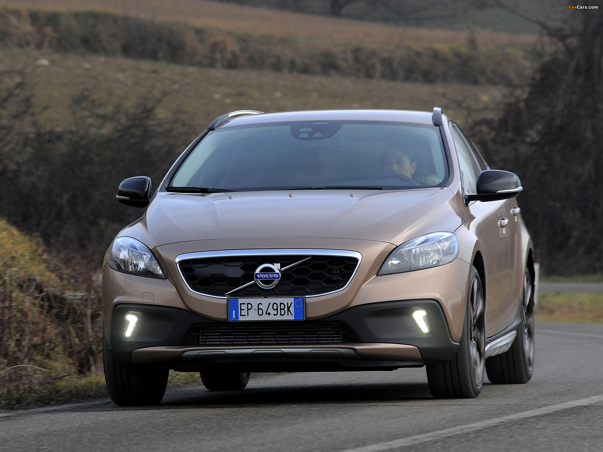 Photos of Volvo V40 Cross Country D3 2012 (2048 x 1536)