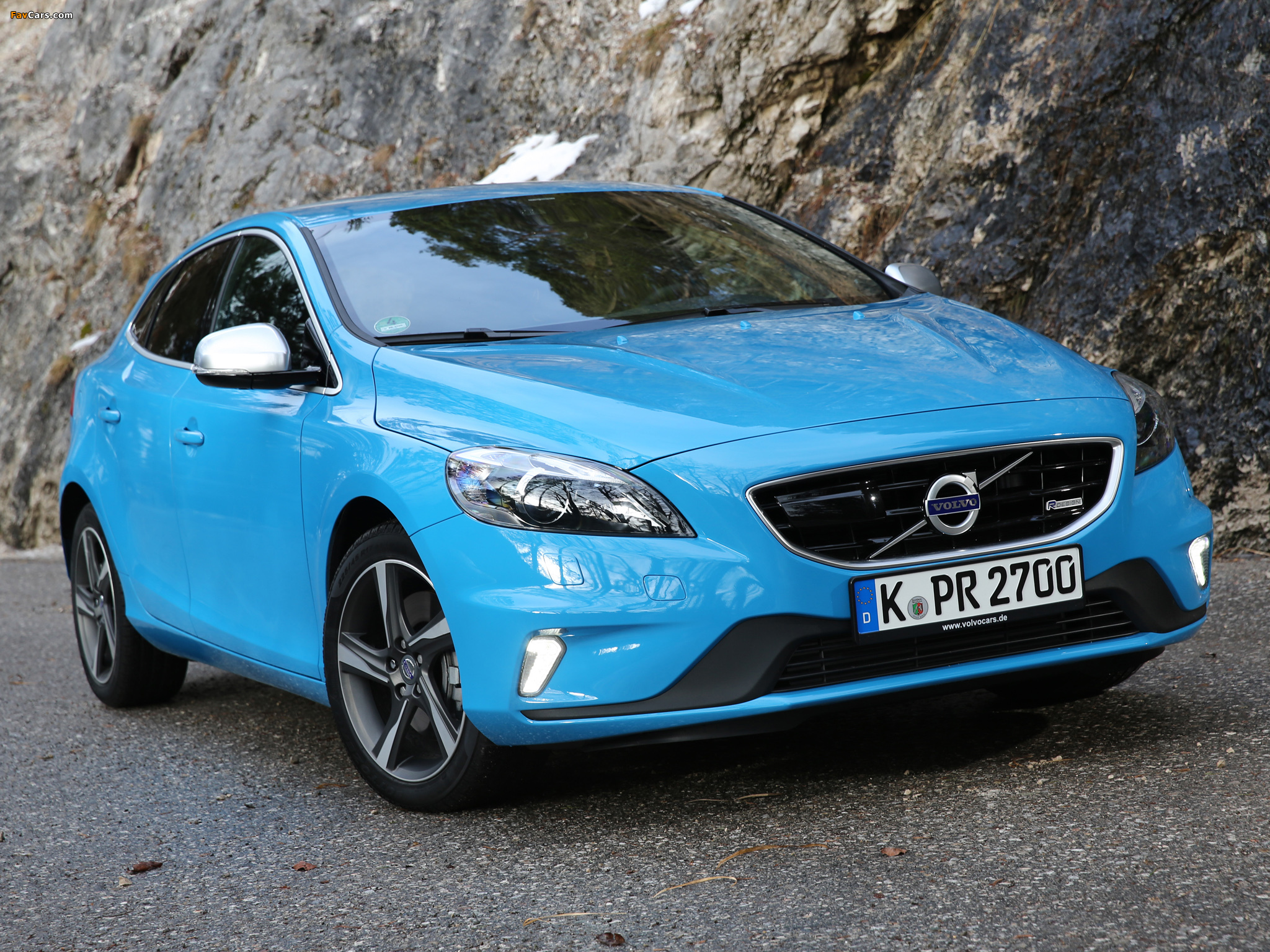 Photos of Volvo V40 R-Design 2012 (2048 x 1536)