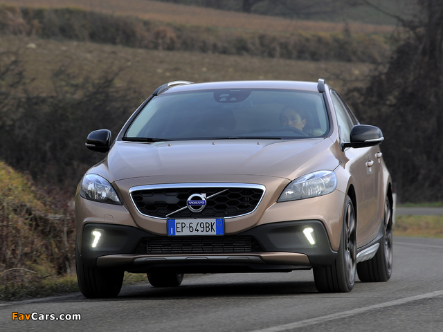 Photos of Volvo V40 Cross Country D3 2012 (640 x 480)