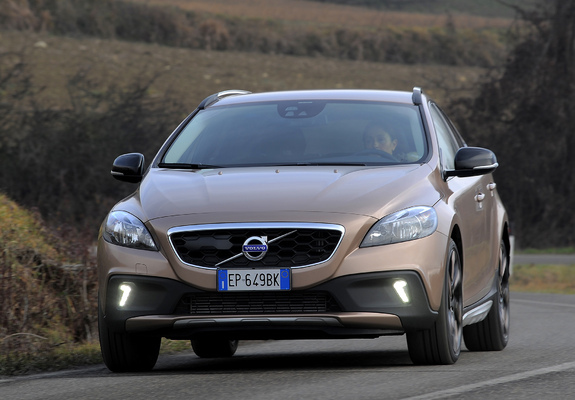 Photos of Volvo V40 Cross Country D3 2012