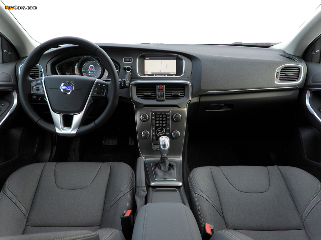 Photos of Volvo V40 Cross Country D4 2012 (1024 x 768)