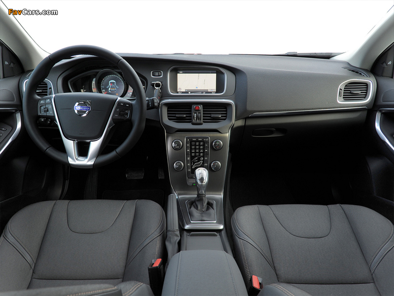 Photos of Volvo V40 Cross Country D4 2012 (800 x 600)