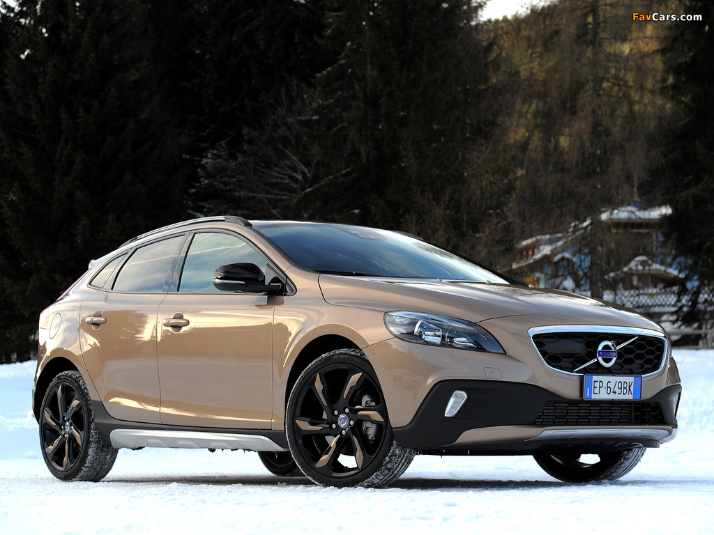 Pictures of Volvo V40 Cross Country D3 2012 (1024 x 768)