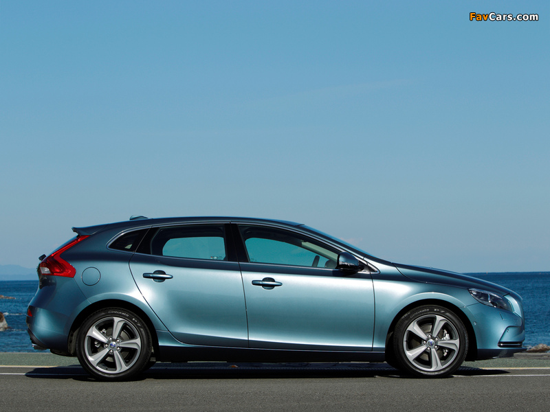 Pictures of Volvo V40 T4 JP-spec 2012 (800 x 600)