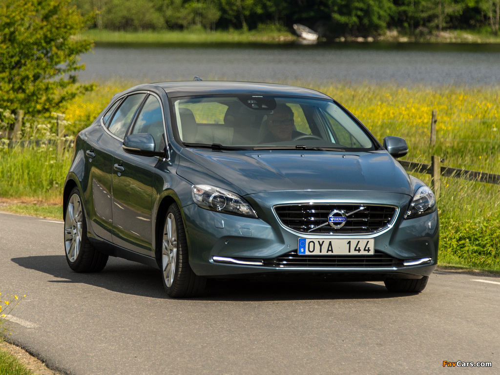 Pictures of Volvo V40 T4 2012 (1024 x 768)