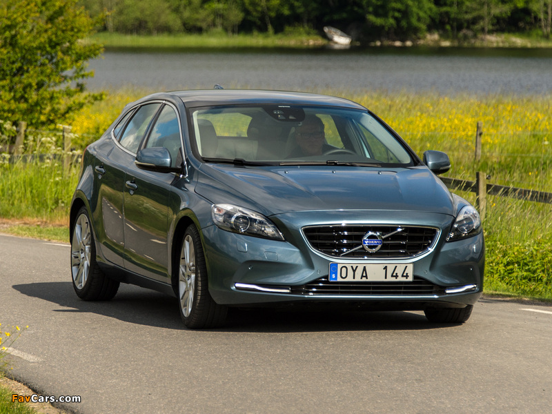 Pictures of Volvo V40 T4 2012 (800 x 600)