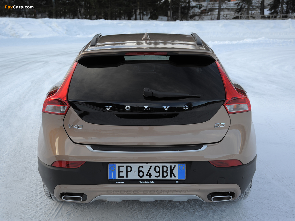 Pictures of Volvo V40 Cross Country D3 2012 (1024 x 768)