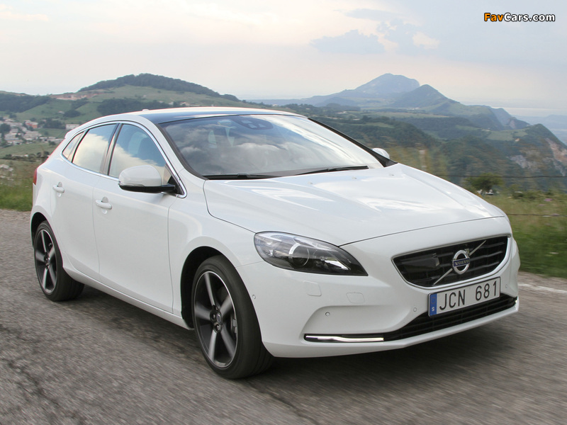 Pictures of Volvo V40 D2 2012 (800 x 600)