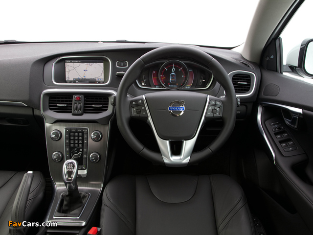 Pictures of Volvo V40 D2 UK-spec 2012 (640 x 480)