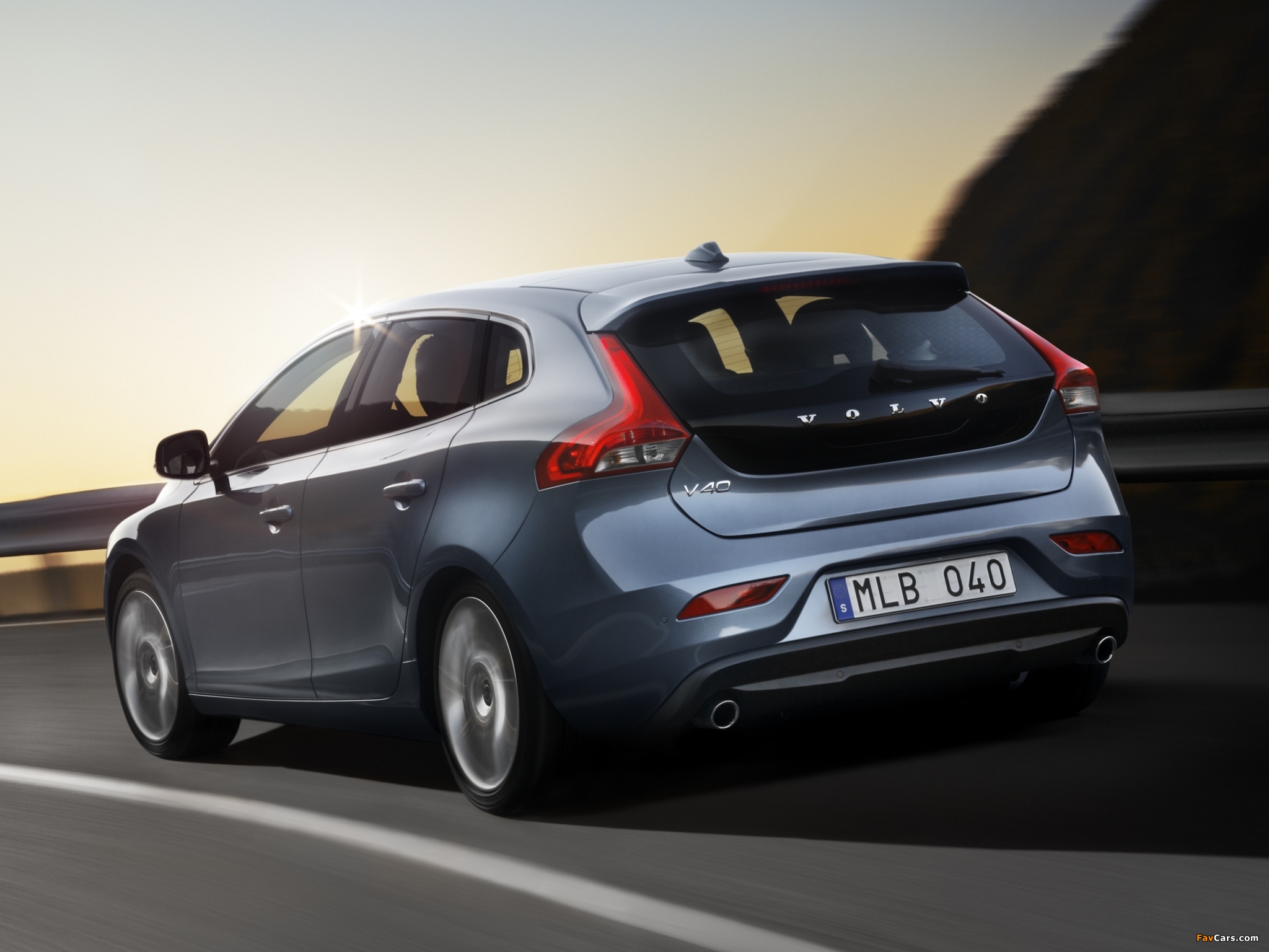 Pictures of Volvo V40 2012 (2048 x 1536)