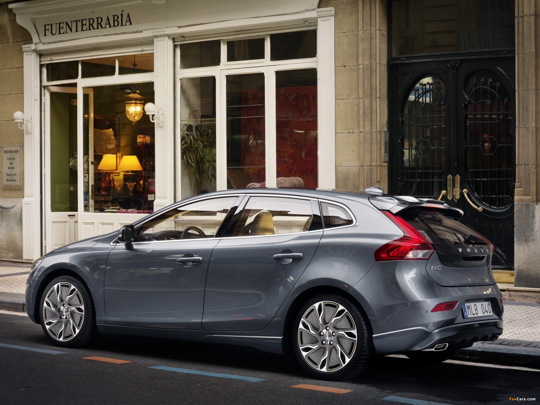 Pictures of Volvo V40 2012 (2048 x 1536)