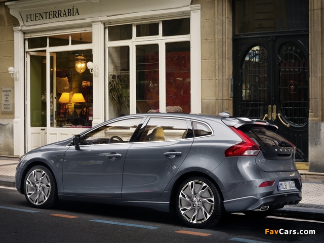 Pictures of Volvo V40 2012 (640 x 480)