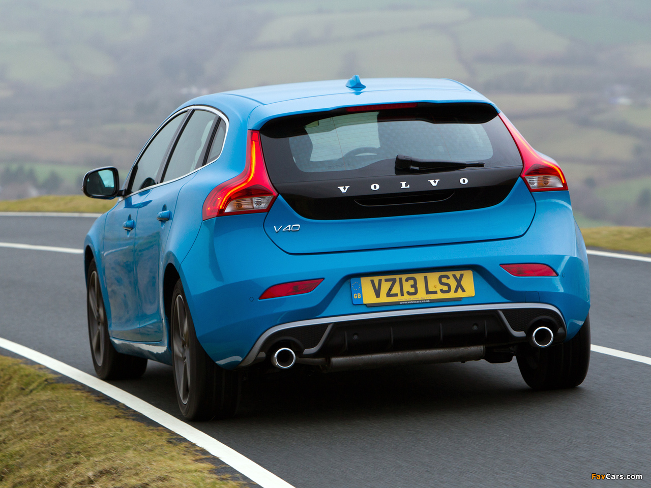 Pictures of Volvo V40 R-Design UK-spec 2013 (1280 x 960)