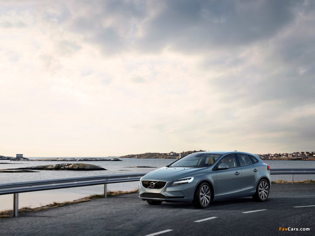 Pictures of Volvo V40 T4 Momentum 2016 (1024 x 768)