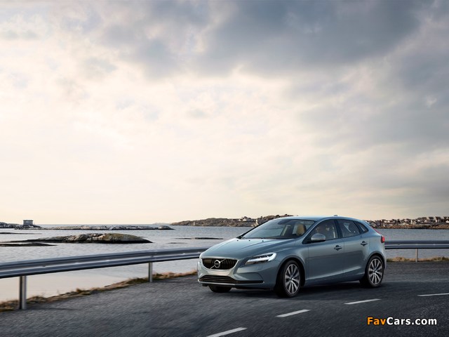 Pictures of Volvo V40 T4 Momentum 2016 (640 x 480)