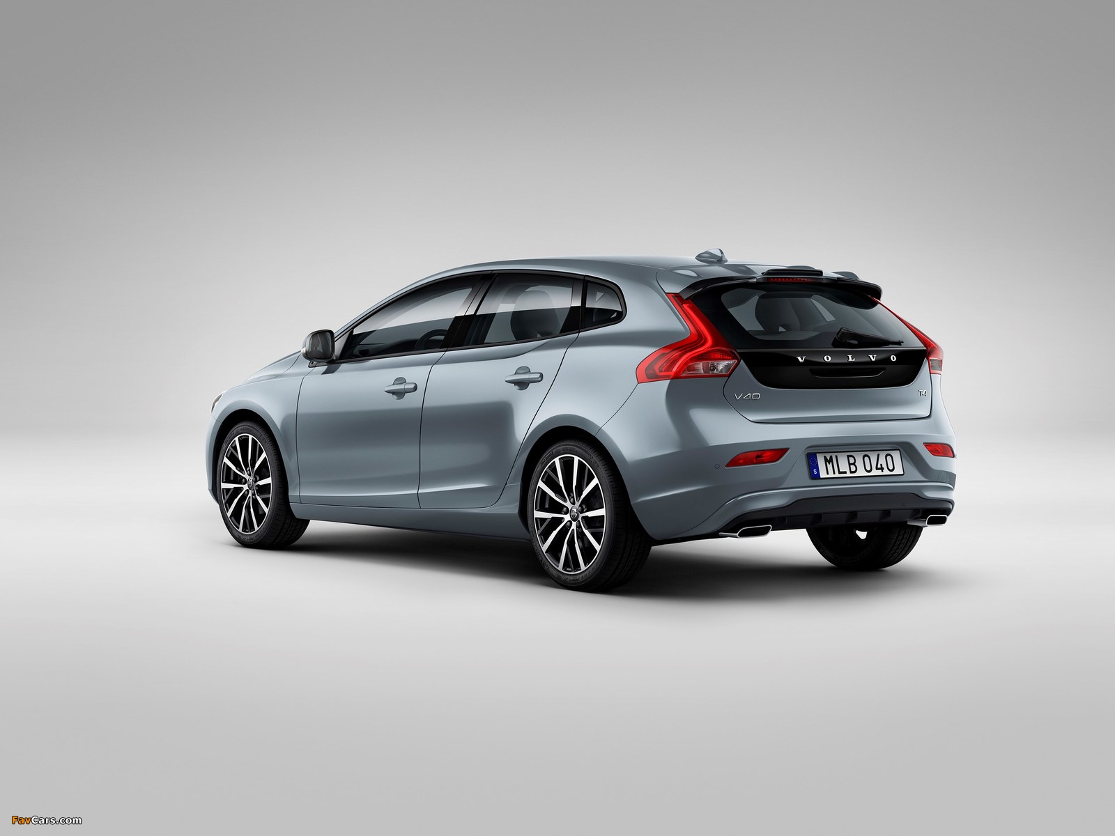 Pictures of Volvo V40 T4 Momentum 2016 (1600 x 1200)