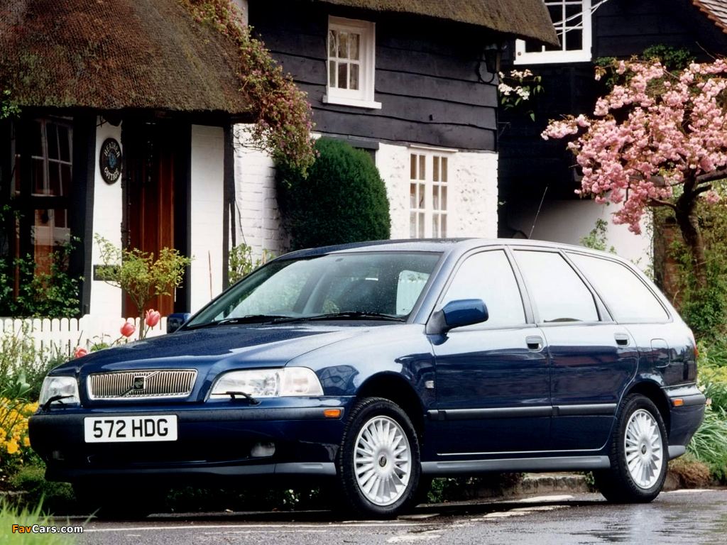 Volvo V40 UK-spec 1996–99 images (1024 x 768)