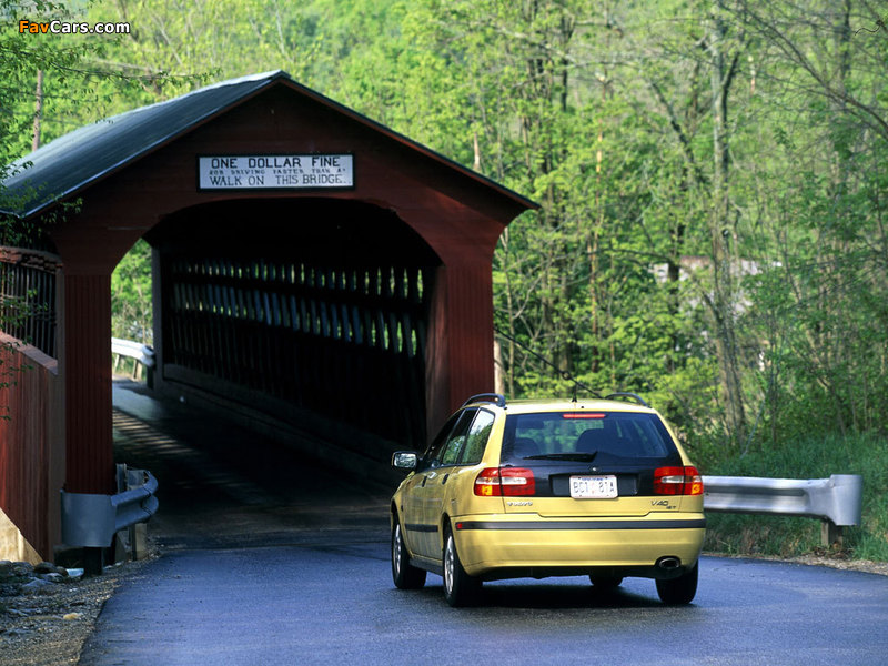 Volvo V40 1999–2002 photos (800 x 600)