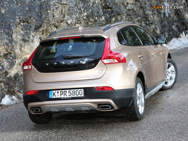 Volvo V40 Cross Country T5 2012 images (640 x 480)