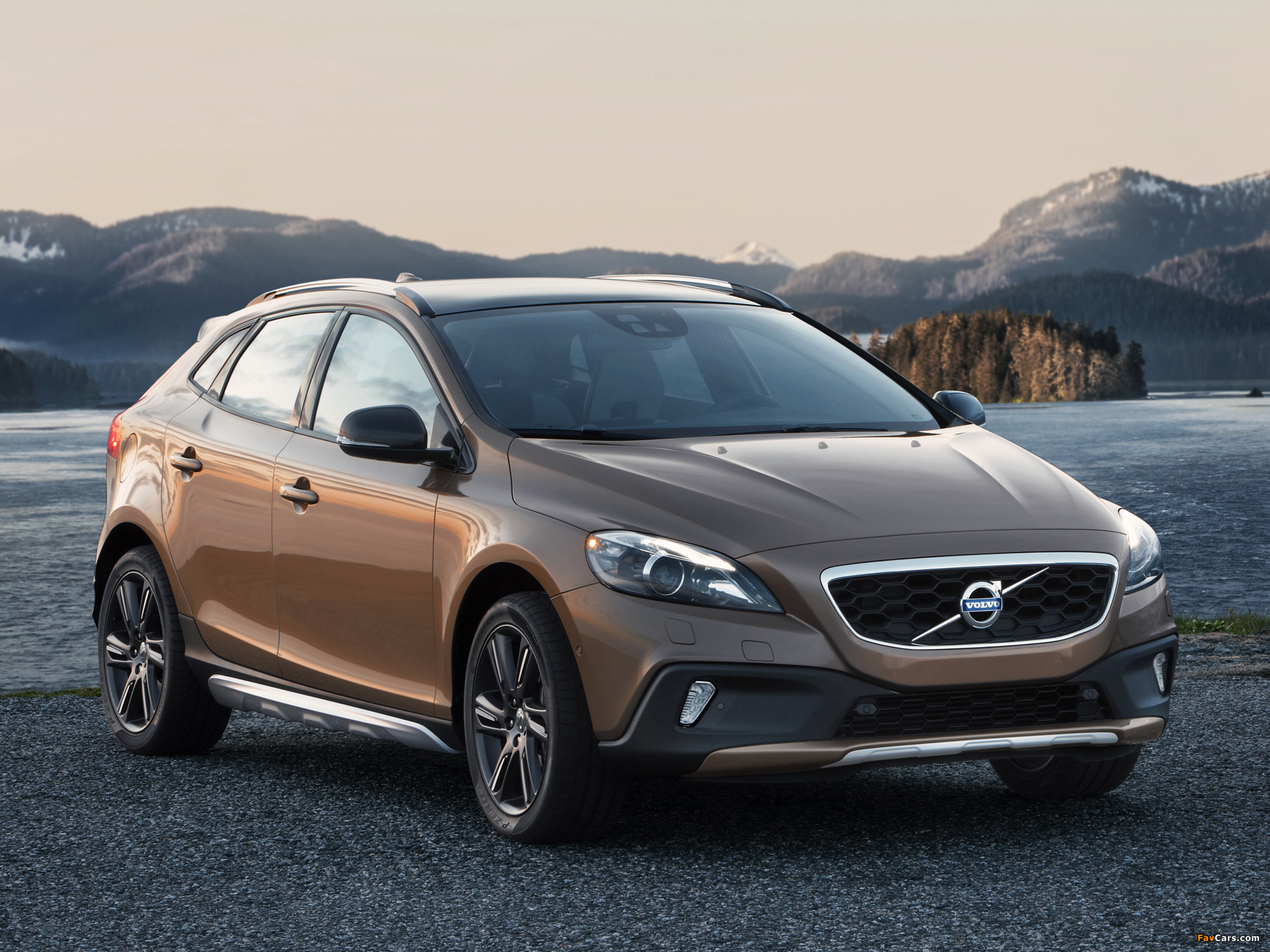 Volvo V40 Cross Country T5 2012 images (2048 x 1536)