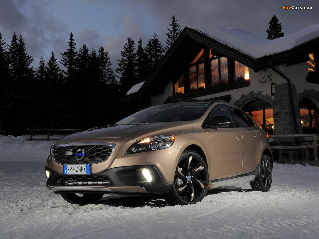 Volvo V40 Cross Country D3 2012 photos (1024 x 768)