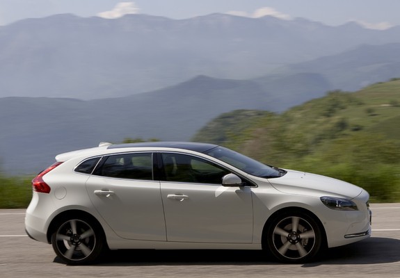 Volvo V40 D2 2012 photos