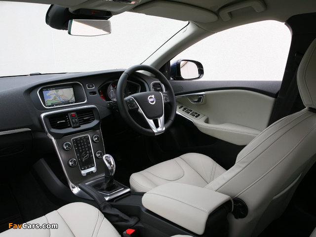 Volvo V40 D3 UK-spec 2012 photos (640 x 480)