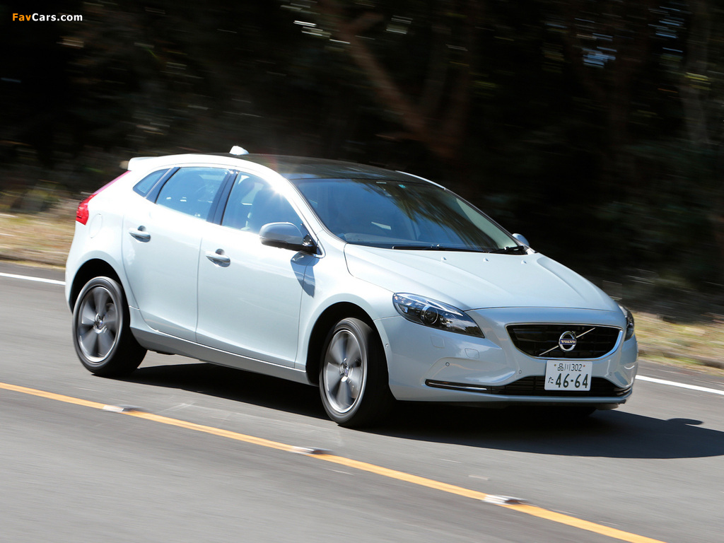 Volvo V40 T4 JP-spec 2012 photos (1024 x 768)