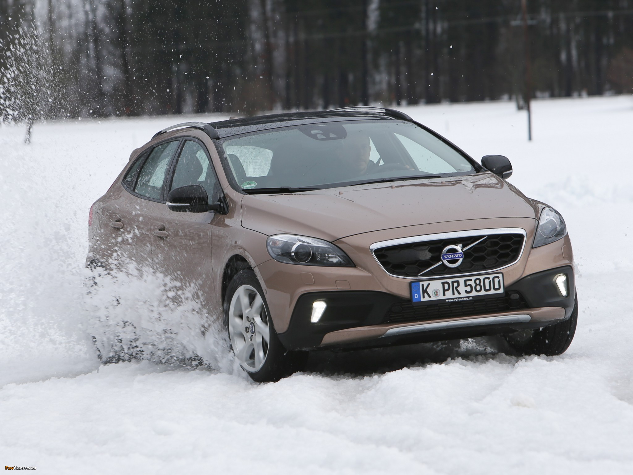 Volvo V40 Cross Country T5 2012 photos (2048 x 1536)