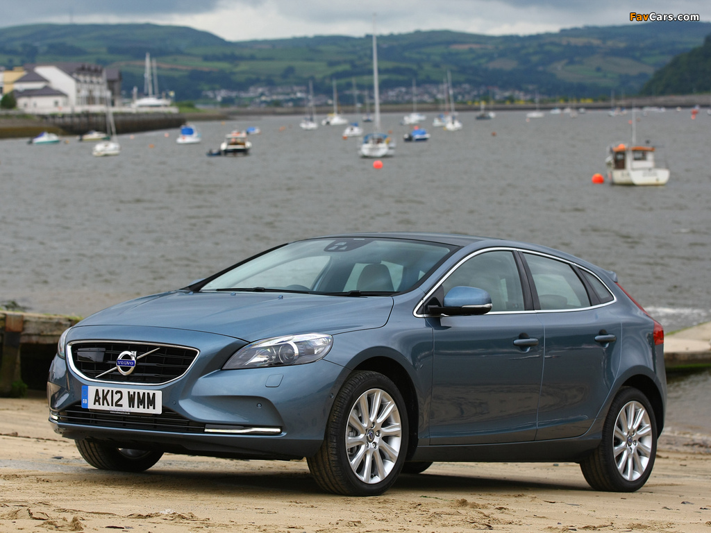 Volvo V40 D3 UK-spec 2012 photos (1024 x 768)