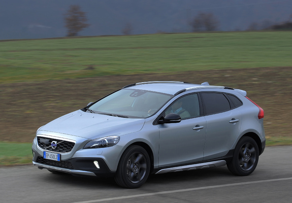 Volvo V40 Cross Country D4 2012 pictures