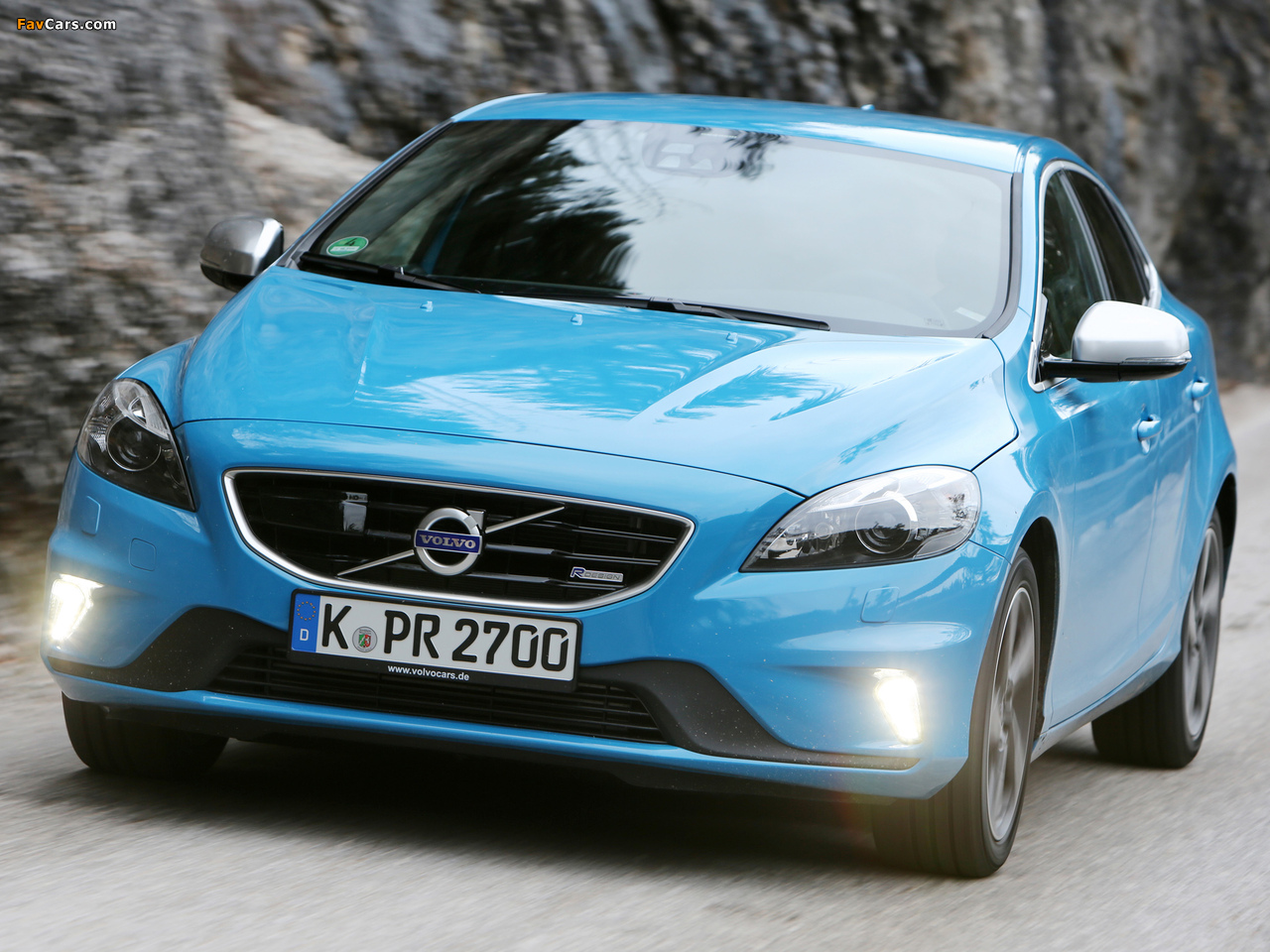 Volvo V40 R-Design 2012 pictures (1280 x 960)