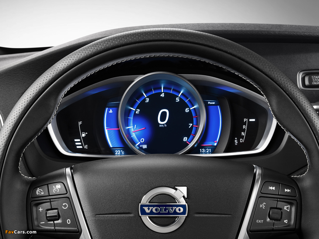 Volvo V40 R-Design 2012 pictures (1024 x 768)