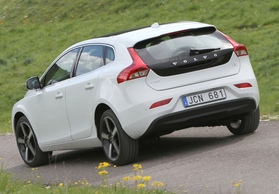 Volvo V40 D2 2012 pictures