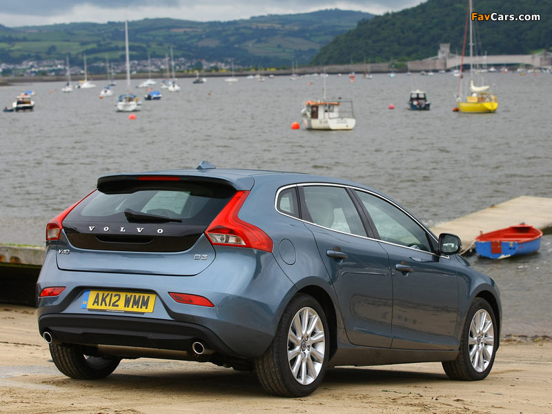 Volvo V40 D3 UK-spec 2012 pictures (800 x 600)