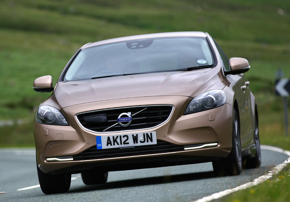 Volvo V40 T4 UK-spec 2012 pictures