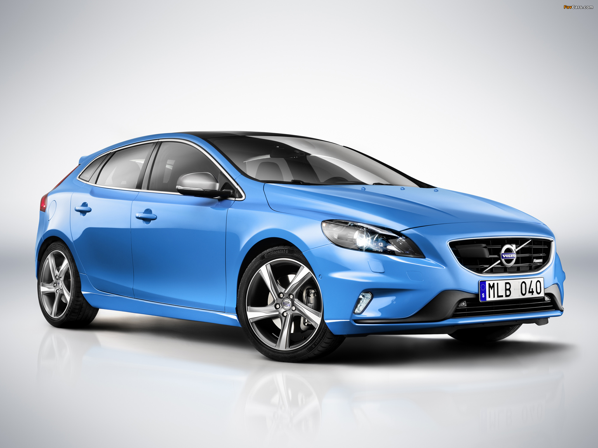 Volvo V40 R-Design 2012 wallpapers (2048 x 1536)