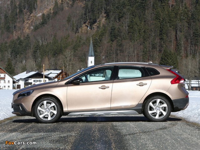 Volvo V40 Cross Country T5 2012 wallpapers (640 x 480)