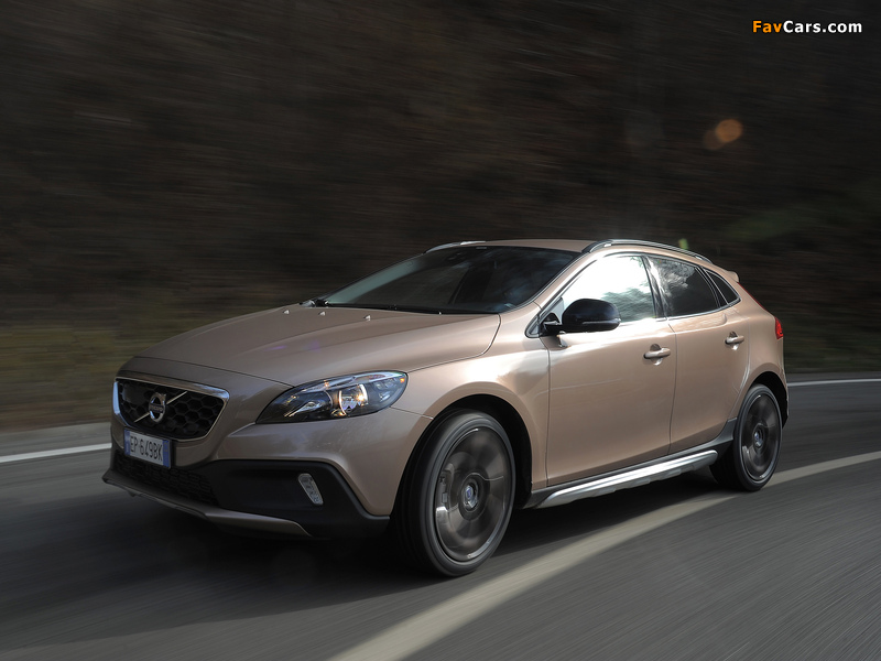 Volvo V40 Cross Country D3 2012 wallpapers (800 x 600)