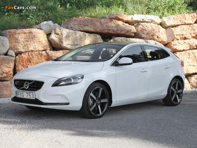 Volvo V40 D2 2012 wallpapers (640 x 480)