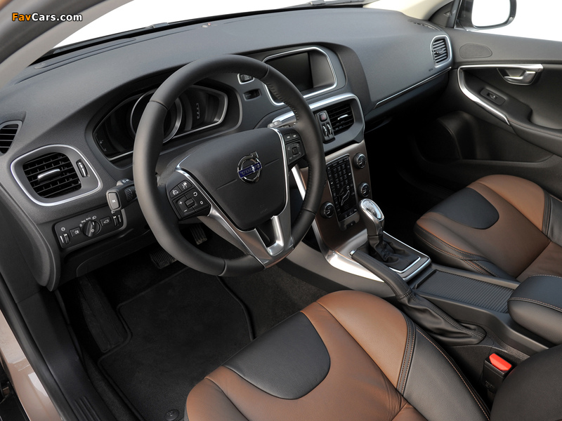 Volvo V40 Cross Country D3 2012 wallpapers (800 x 600)