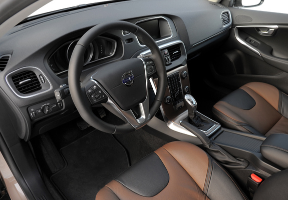 Volvo V40 Cross Country D3 2012 wallpapers