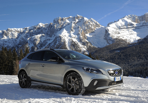 Volvo V40 Cross Country D4 2012 wallpapers